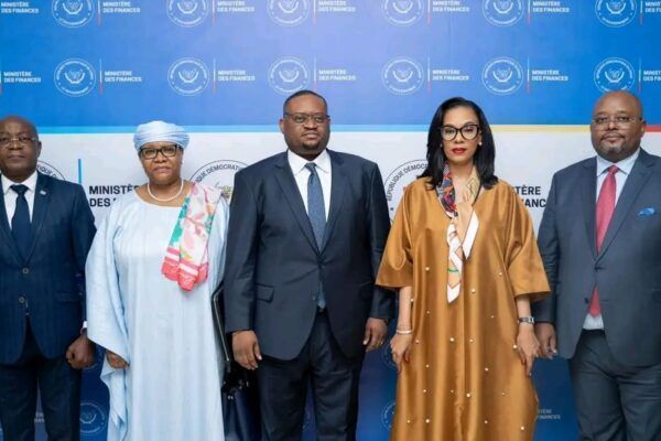 oneige-nsele-avec-le-premier-ministre-des-finances