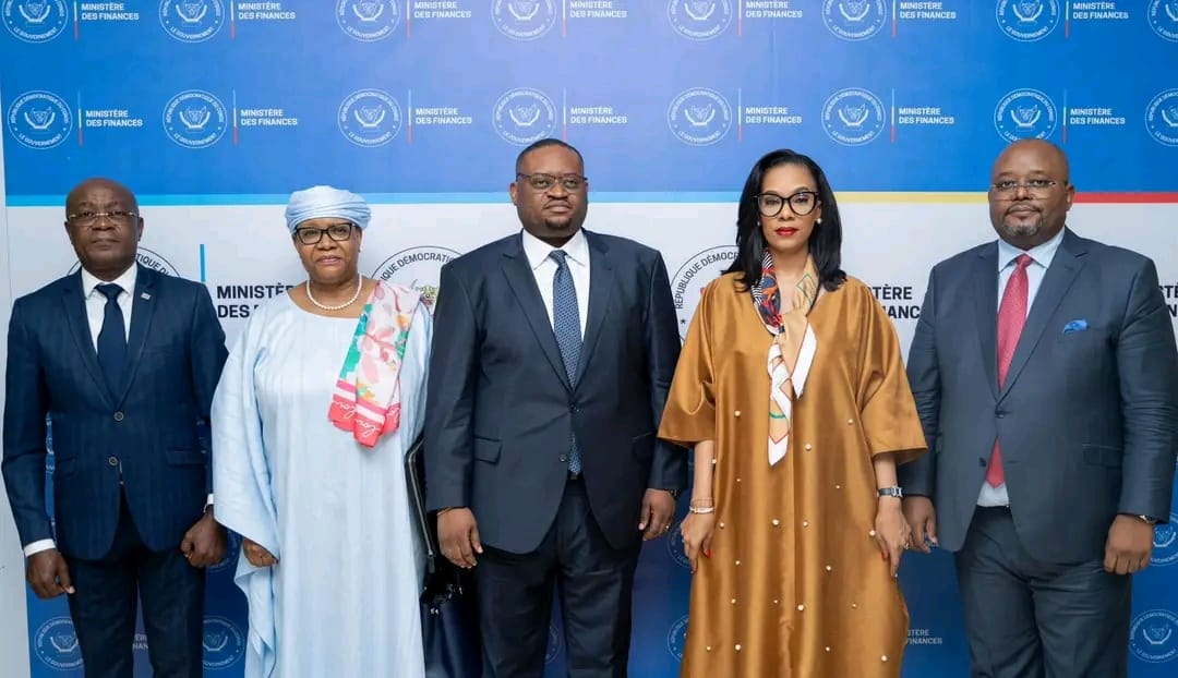 oneige-nsele-avec-le-premier-ministre-des-finances